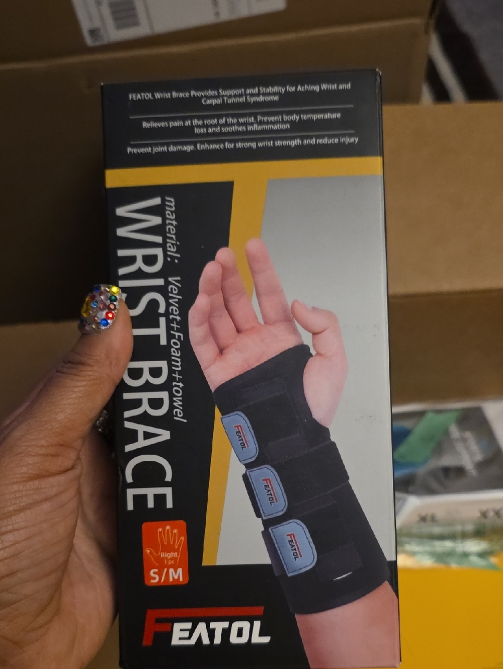 Featol Black Wrist Brace S/M - Supportive Wrist Stabilizer
